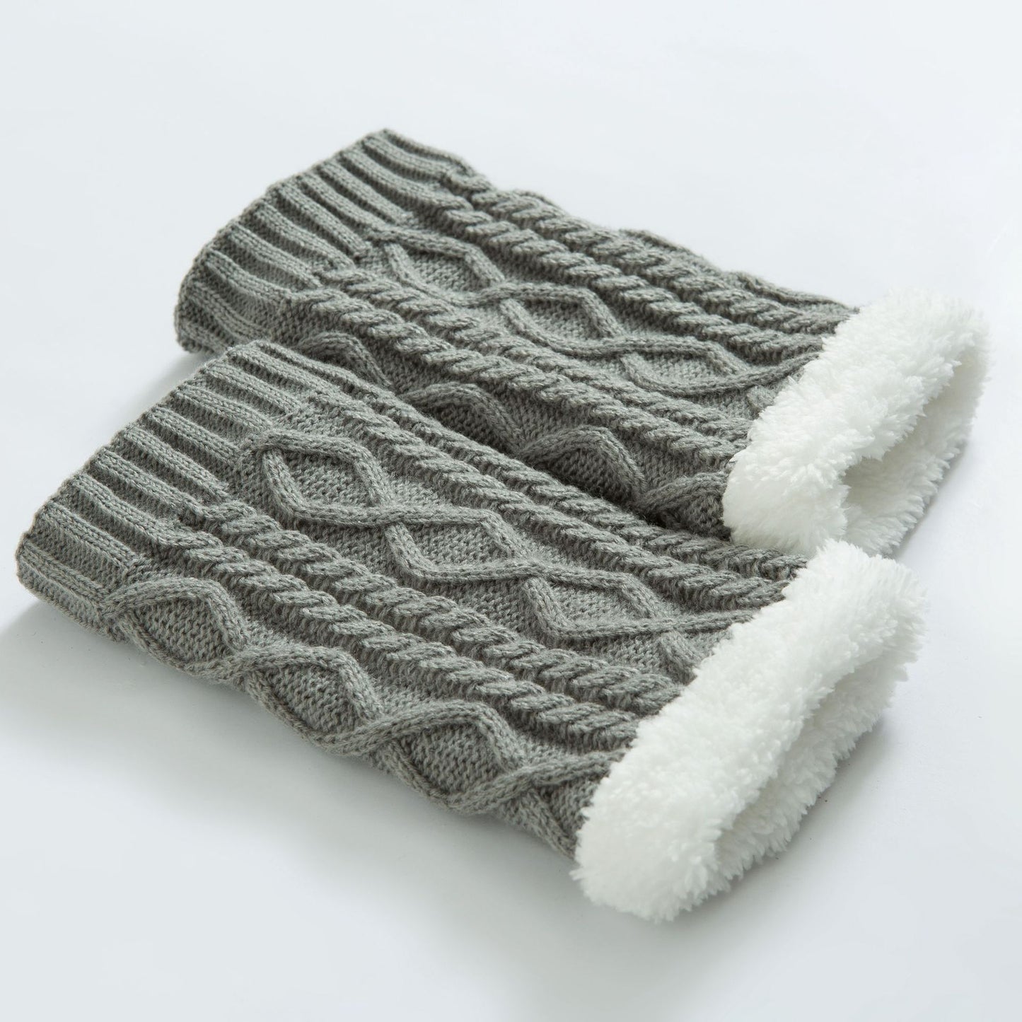 Knitted thick knee pads