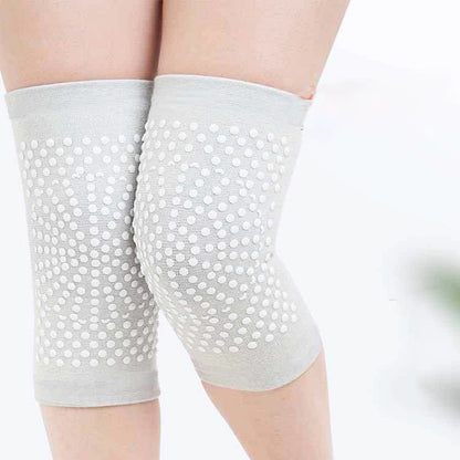 Self-heating knee pads